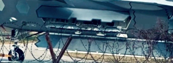 J20上的新空空弹曝光了[doge]光杆弹，PL16？[思考]东大新一代空空弹家族