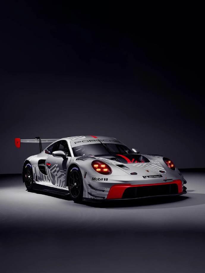 保时捷2026款911GT3R！沿用4.2升水平对置六缸自然吸气发动机，输