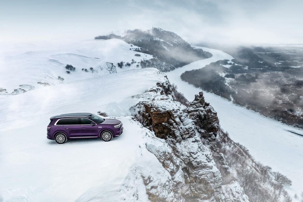 “定位+技术+生态”三重赋能,问界M8打造行业成功样板 问界M8上市8个月交