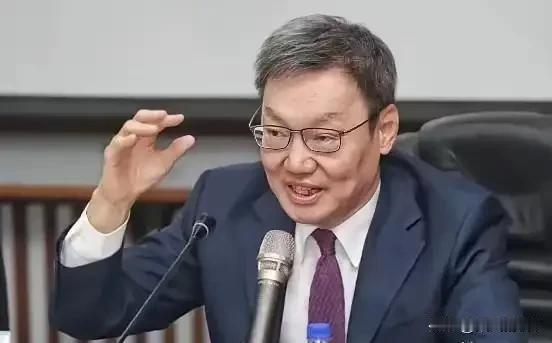 苏起：民进党否定民族认同死路一条台湾前“国安会秘书长”苏起23日表示，两岸问