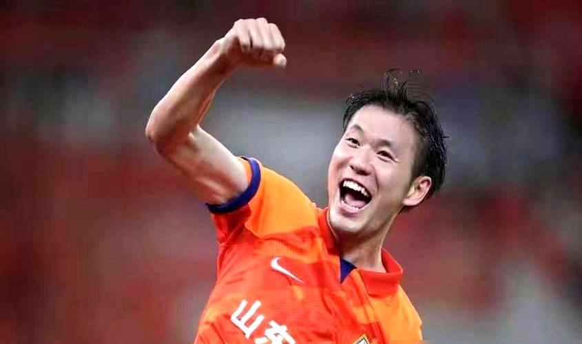 成都蓉城直奔济南！目标不是李源一，是鲁能足校那批“菜地嫩苗”！泰山青训粮仓