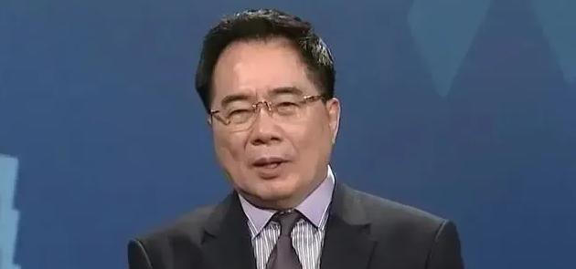 在统一台湾的问题上，蔡正元提出了三个条件，才能保住统一台湾的稳定。第一个条件就是