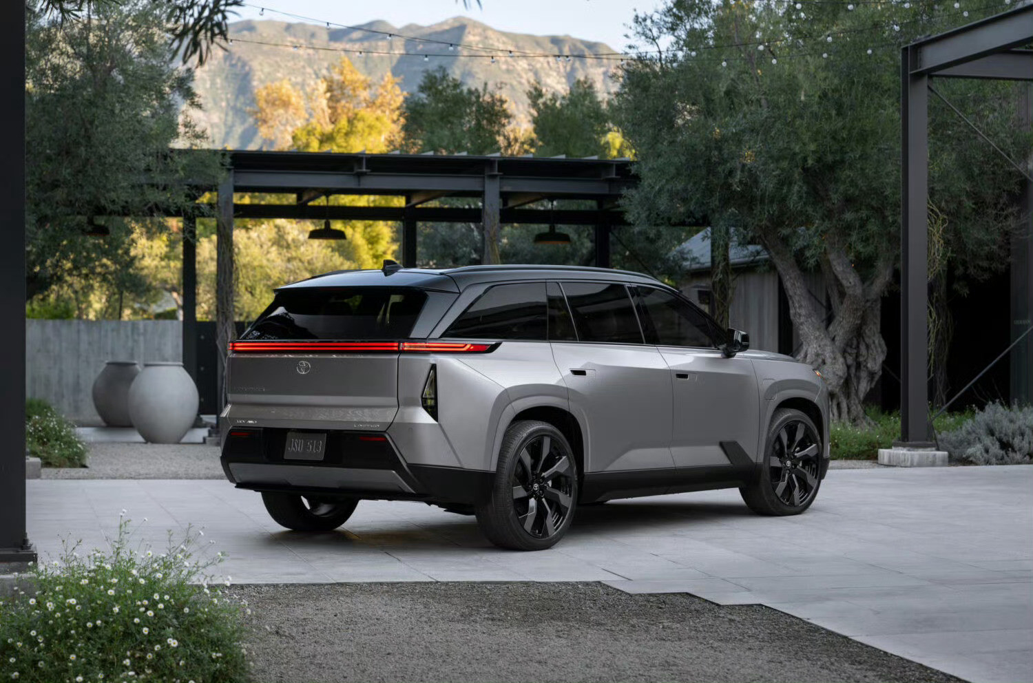 这是全新汉兰达？变化真大，还挺好看啊你觉得好看吗