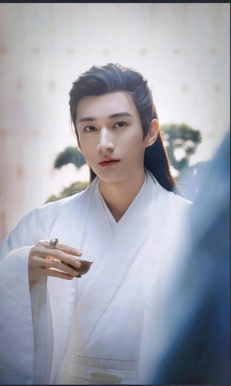 都说刘学义表演缺乏性张力，你怎么👀？刘学义也是真惨，半年时间播了三部男主剧