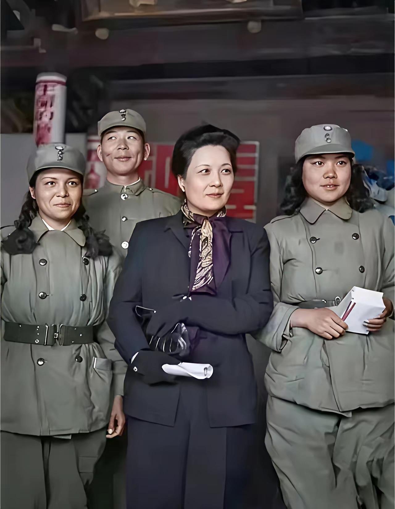 别被影视剧给骗了，宋美龄一点也不美，这才叫宋美龄的真实模样。