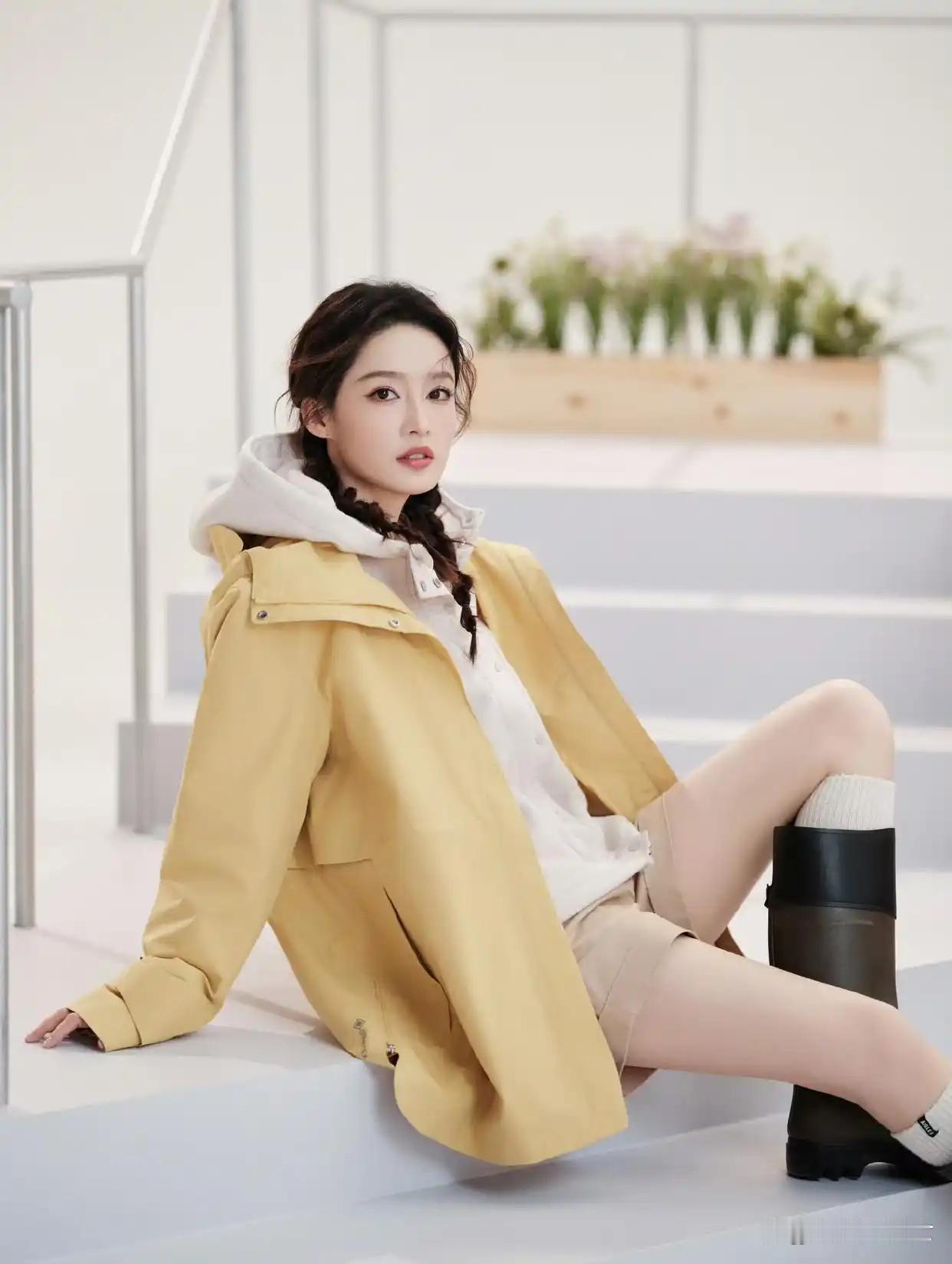 李沁——风姿绰约，优雅自如！