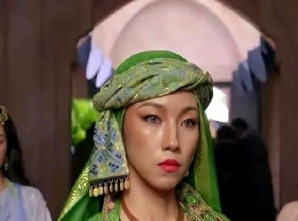 那尔那茜要没出这事，活生生的娱乐圈潜力股。最近看《长安的荔枝》预告，