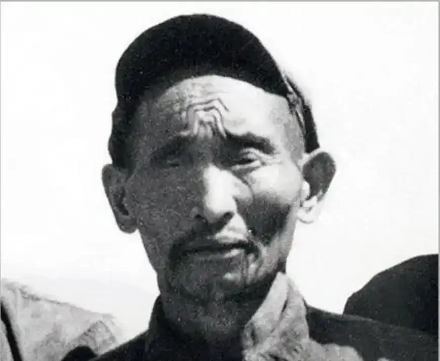 1952年，大凉山，抓到一个独眼土匪。审讯后，军区首长震惊地说了句：这不是17年