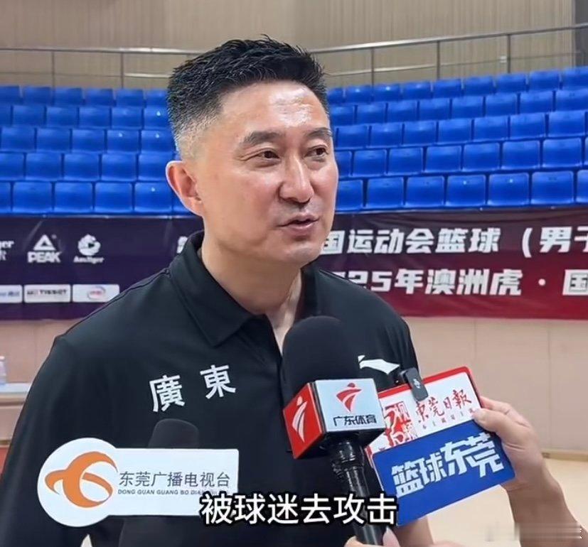 广东全运男篮团结杯热身赛结束，杜锋指导总结球队本次表现⬇️“人员还是不齐，有去