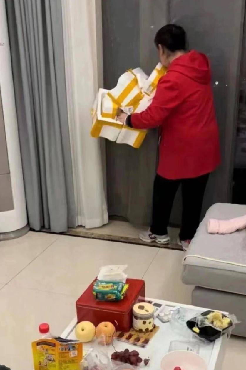 存钱真不要太多了我爸妈今年已经七十多岁了，养老金每个月6000，差不多有40万