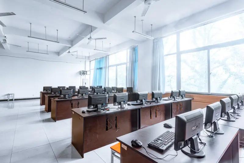 填报有潜力的志愿可太重要了，这可是用12年努力换未来几十年发展呢。很多人以为分够