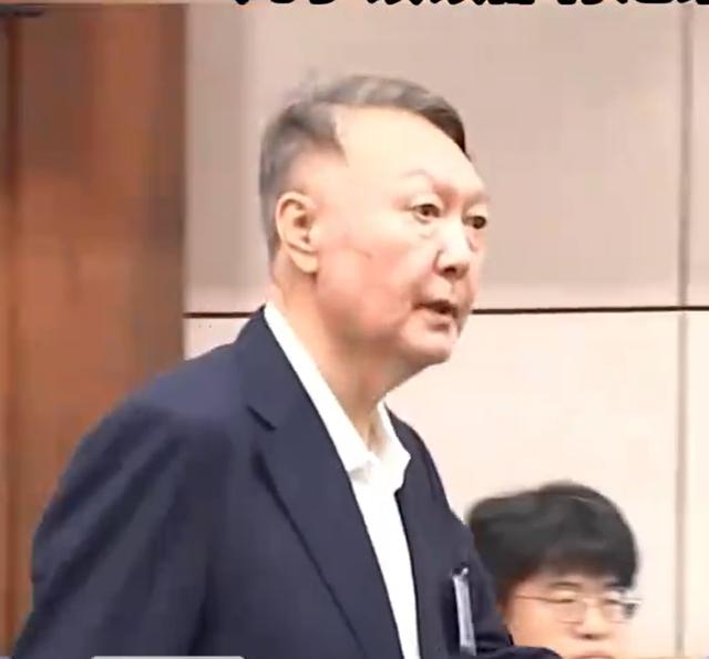 坏消息：尹锡悦是在牢房里过的中秋节。更坏的消息：金建希也是牢房里过的中秋节。