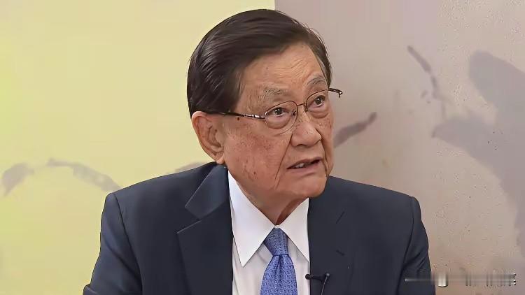 台湾省民进党创党元老叶耀鹏，在台媒直播时断言：我可以斩钉截铁地说，两岸必然统一，