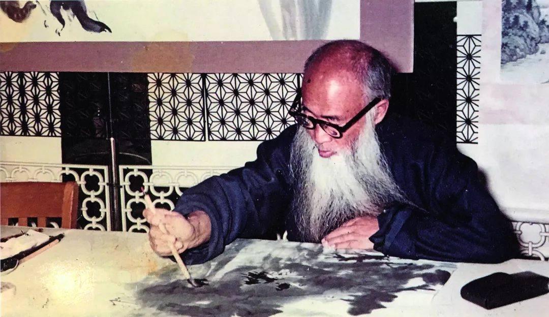 1983年，84岁张大千在台北荣总病房病逝，他的遗嘱很快在报纸公布，令人惊讶的是