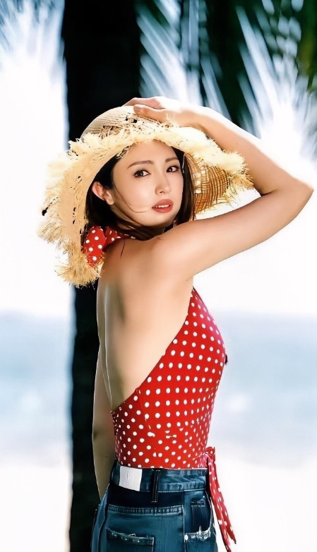 董璇之所以高调官宣再婚答案就在藏这里，因为董璇才是最有计谋的人，她深知这次官宣重