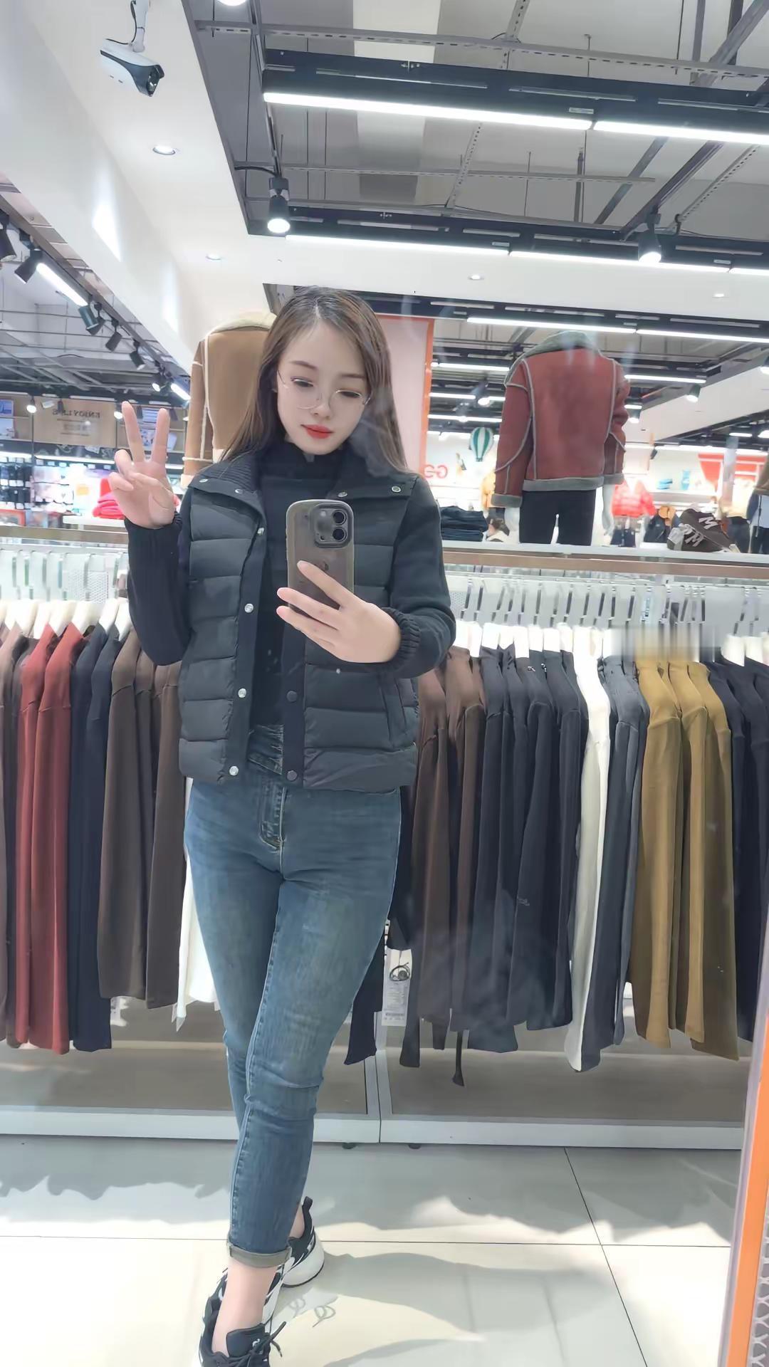 那个和你，曾经聊天到深，做什么都告诉你的，时刻都惦记着你的人，现在跟你是什么关系