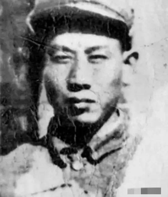 1994年，河南一73岁老农因欠债不还被列为老赖，法院人员上门时，他害怕的躲了起