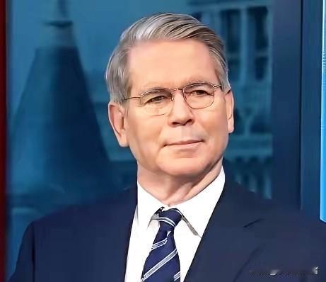 面对镜头，美国财长贝森特冷静下来终于说出了心中的话：中国是美国在现代史上从没见到