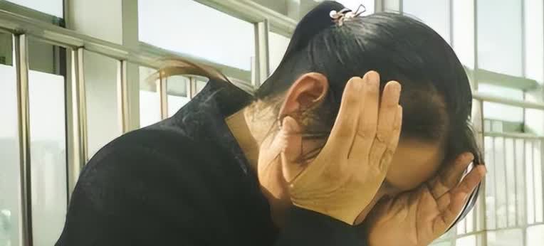 🌛“太缺德了！”安徽一女子在公务员考试开考前夕，意外发现自己报考的岗位被人