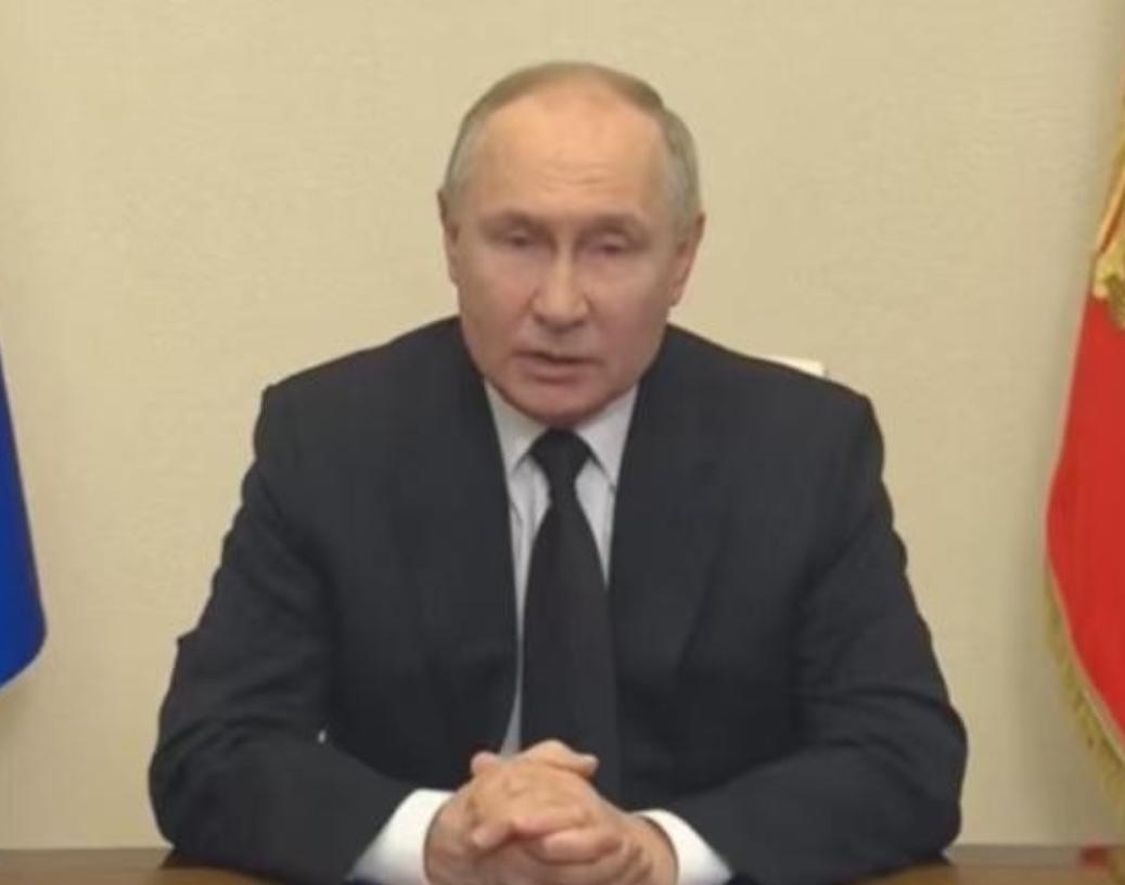 美国记者问普京：“要是中国采取行动完成国家统一，俄罗斯会不会插手？”普京的回答给