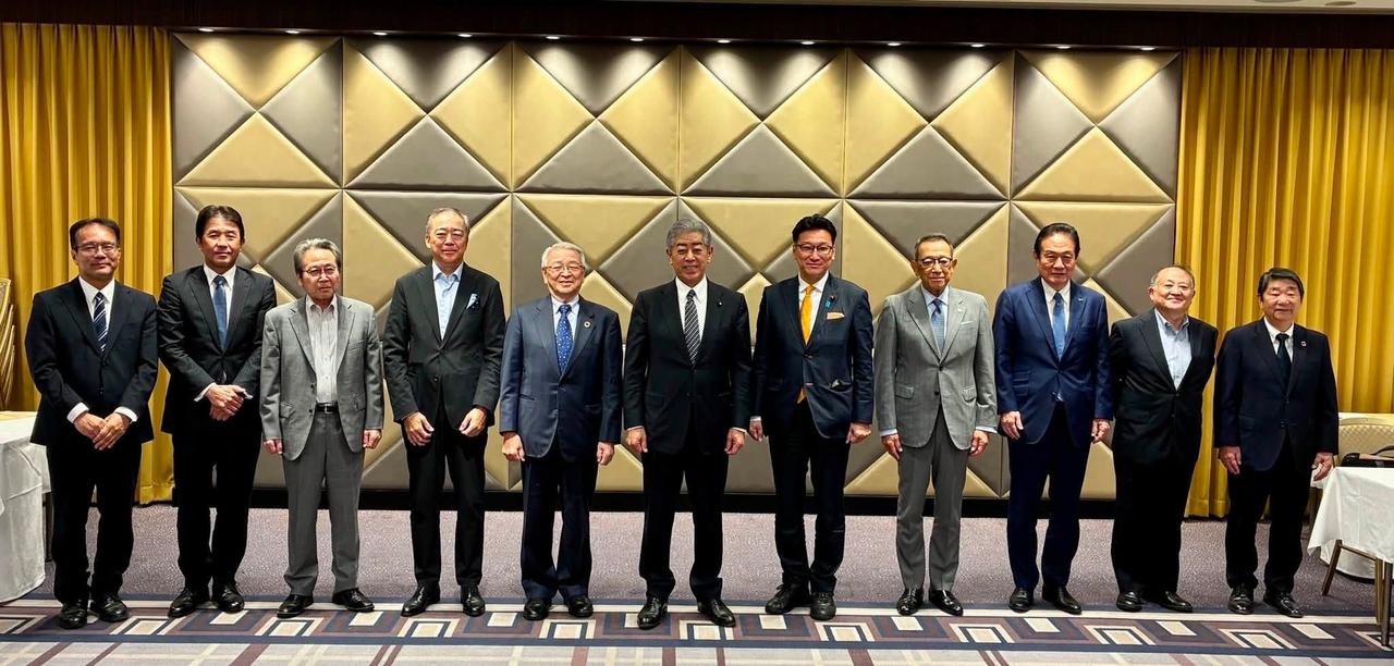 7月30号，根据日本前外相岩武毅在个人社交媒体上发布的消息，他已经正式接任已故的