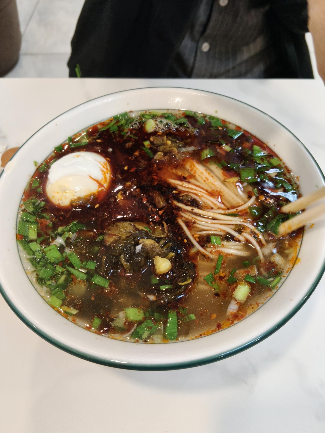 今天就不加入了加个鸡蛋就可以了,吃饱喝足就可以去山上晒太阳了。