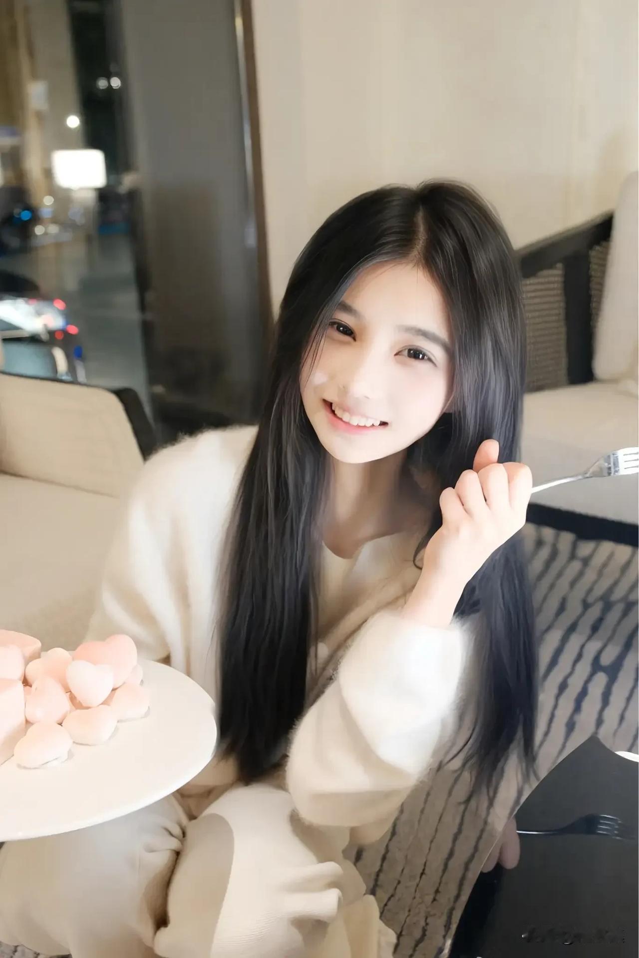 甜美少女心爆棚，粉嫩马卡龙配微笑