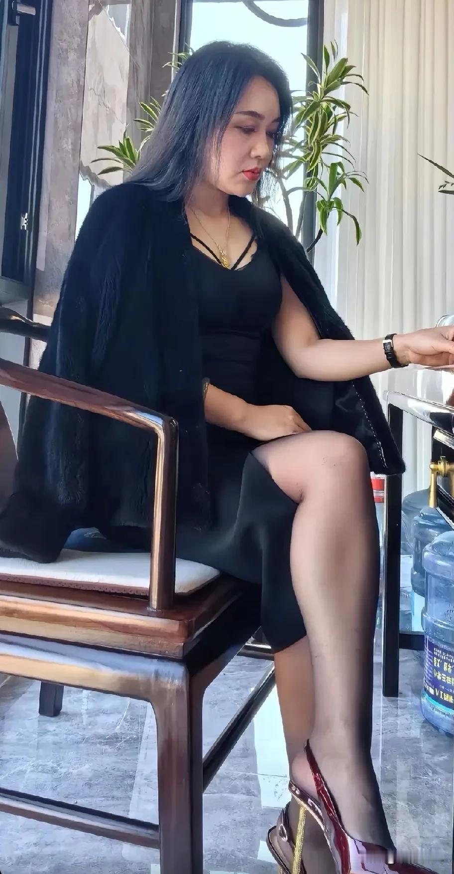 今日冬至冬至福至眉目舒展顺问冬安想你的白昼最短念你的黑夜最长冬