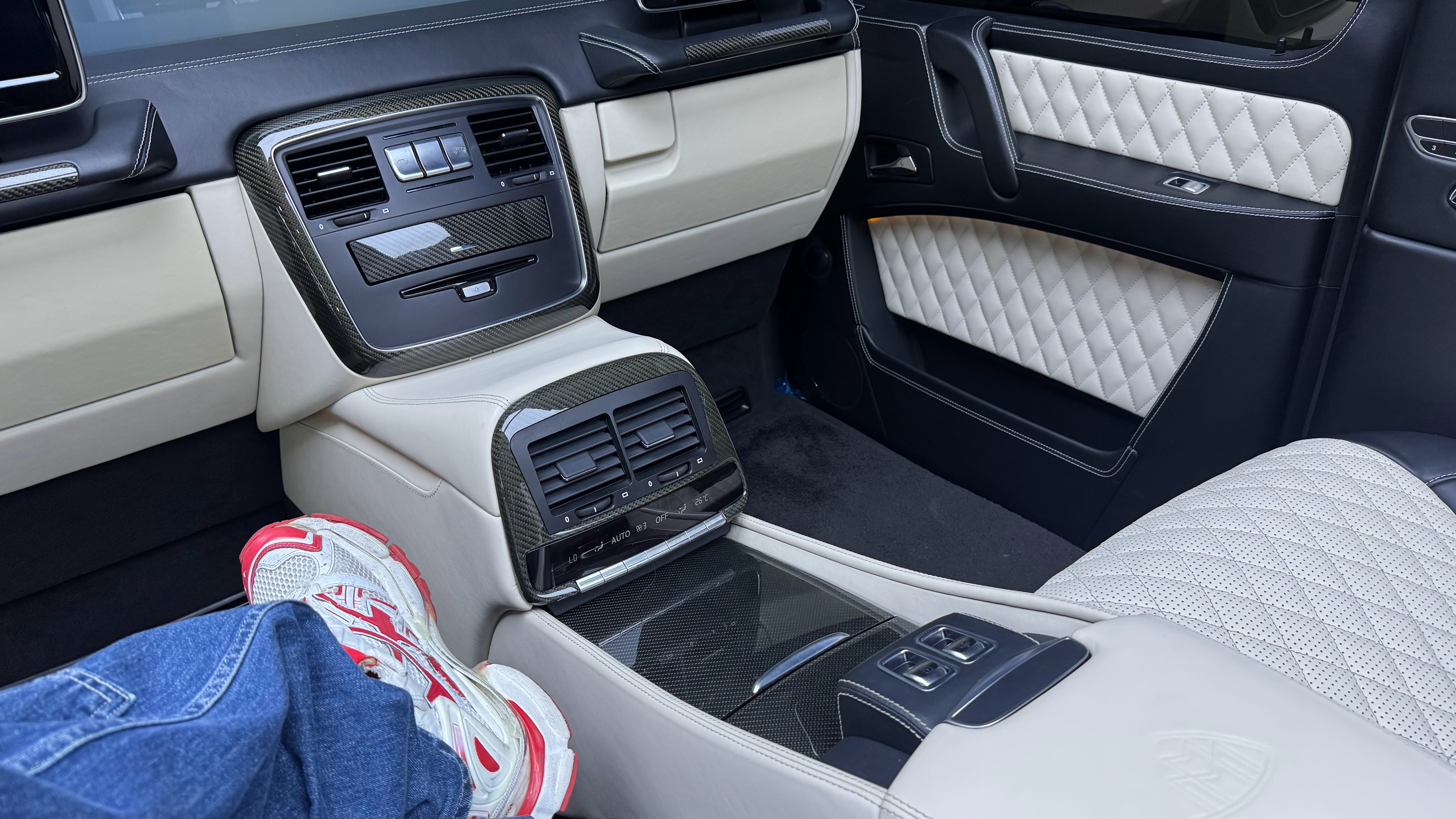 看完新马王、再来体验下国内唯一的奔驰G650迈巴赫