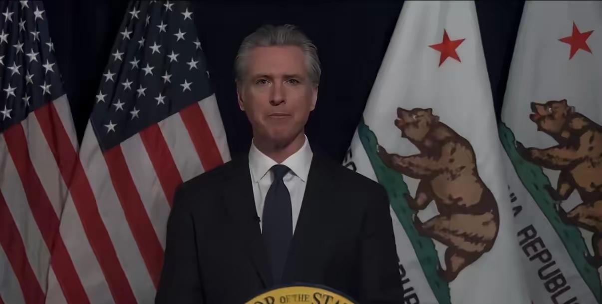 ​美国总统特朗普似乎打了算盘，又将民主党人士纽森作为打击对象，这时候纽森已经明确