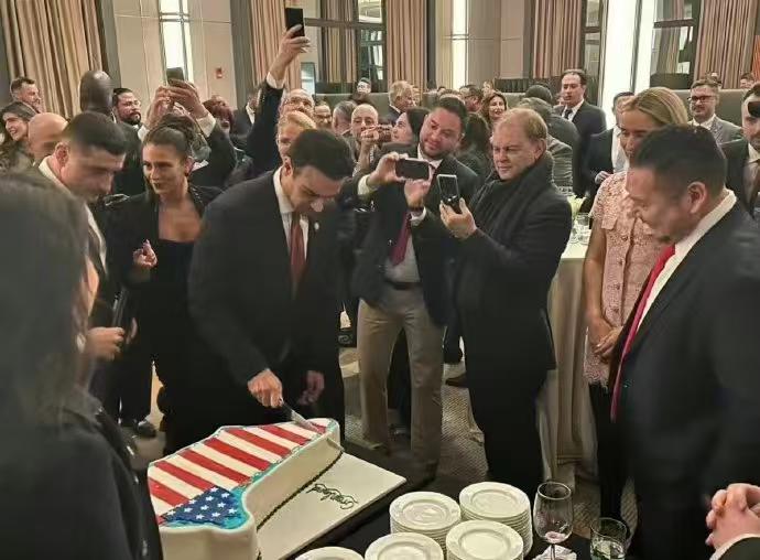 当年的公知们曾经批评过落后就要挨打，他们说你看不丹落后，缅甸落后，它们有挨打吗？