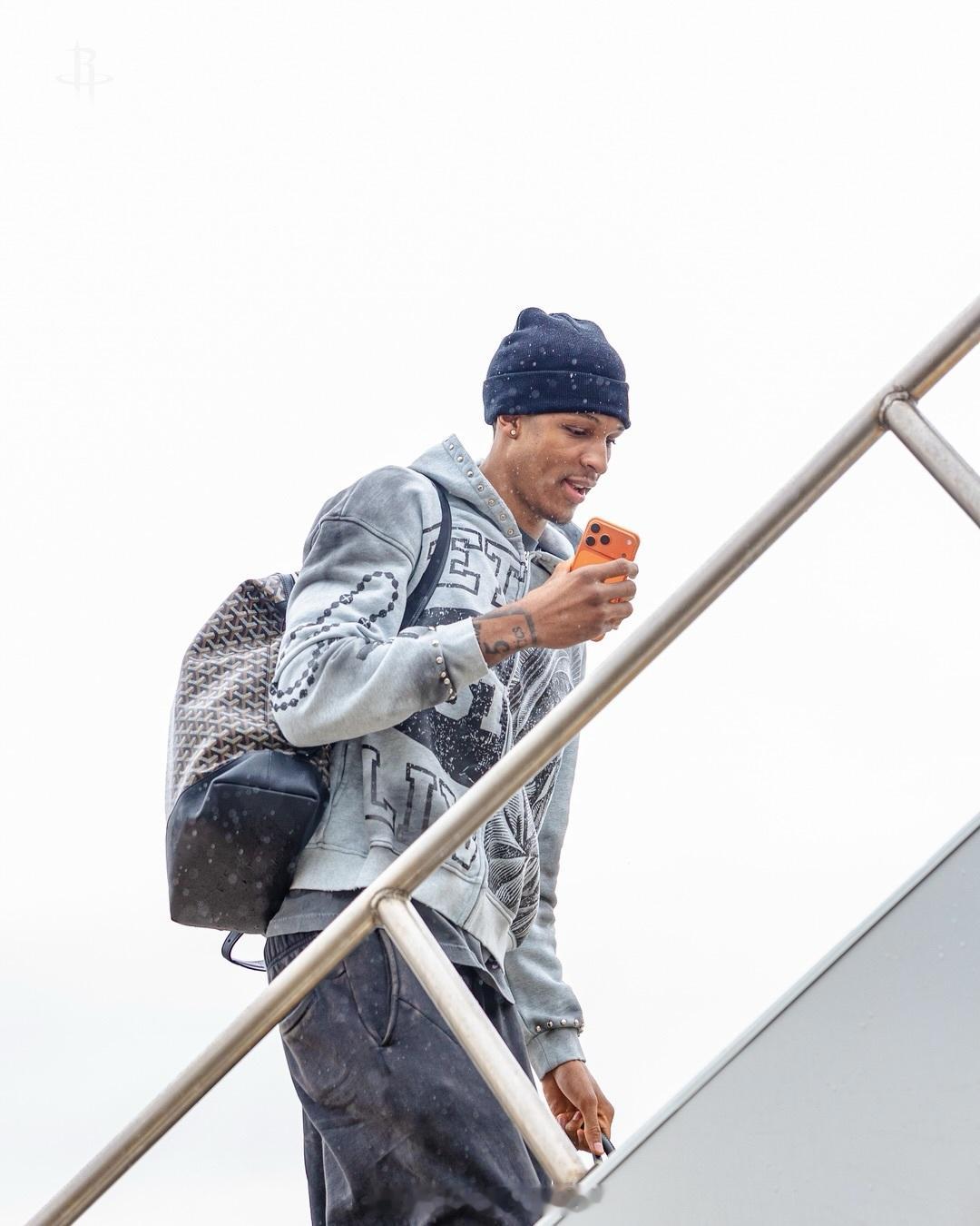 老范随队出征费城！火箭vs76人休斯顿火箭新赛季篮不住