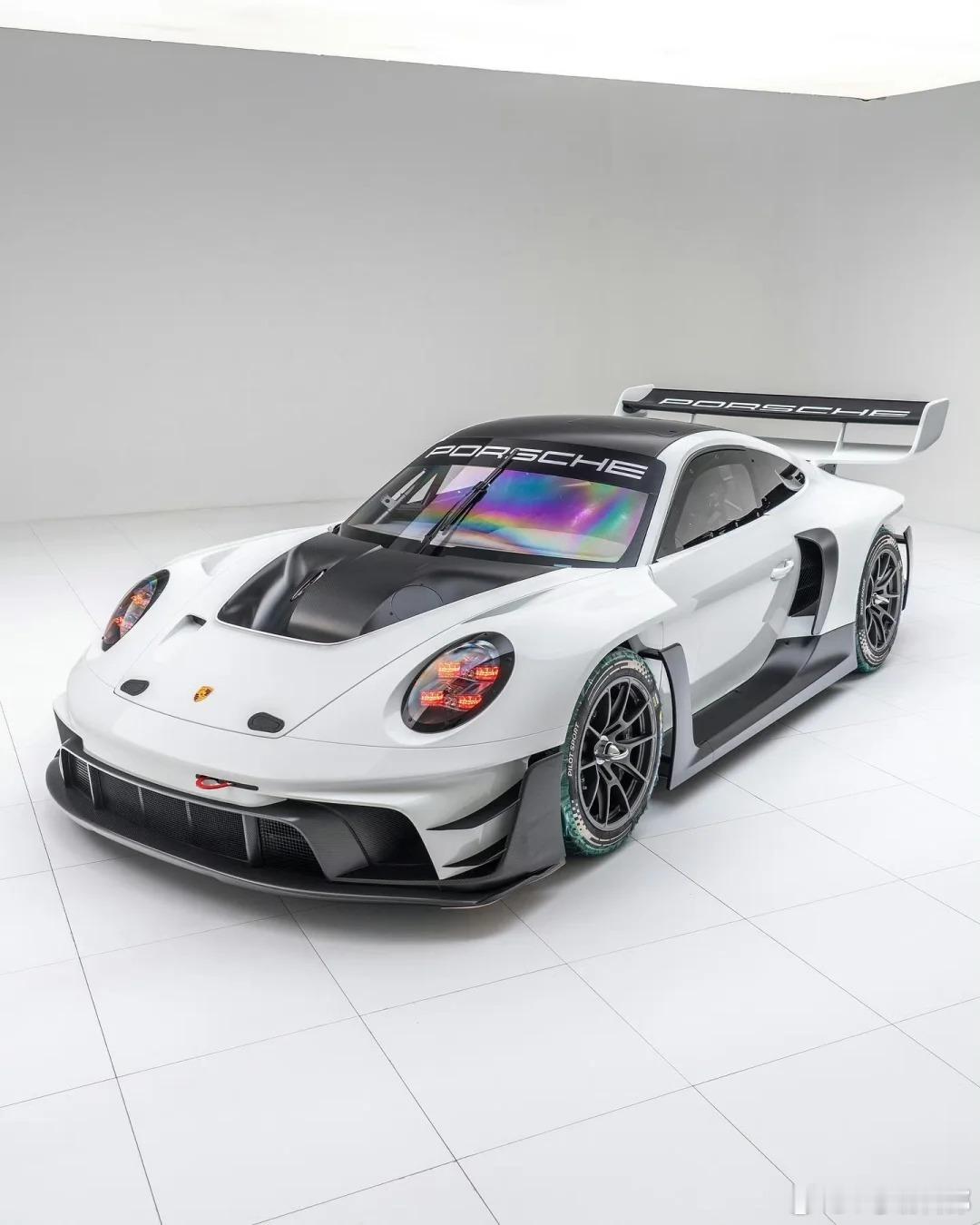 全球限量77台的保时捷911GT3R，不愧是赛道版，牛的[点赞]绝美车片