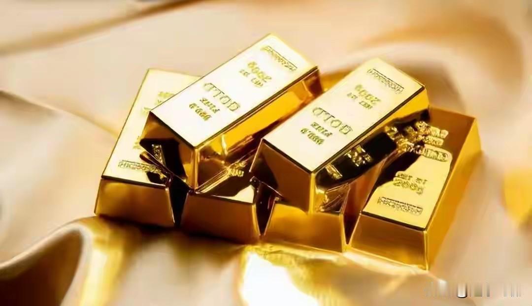 金价冲上5500又砸到5000，央行悄悄加仓黄金，金融地基正在换材料。前段时间黄