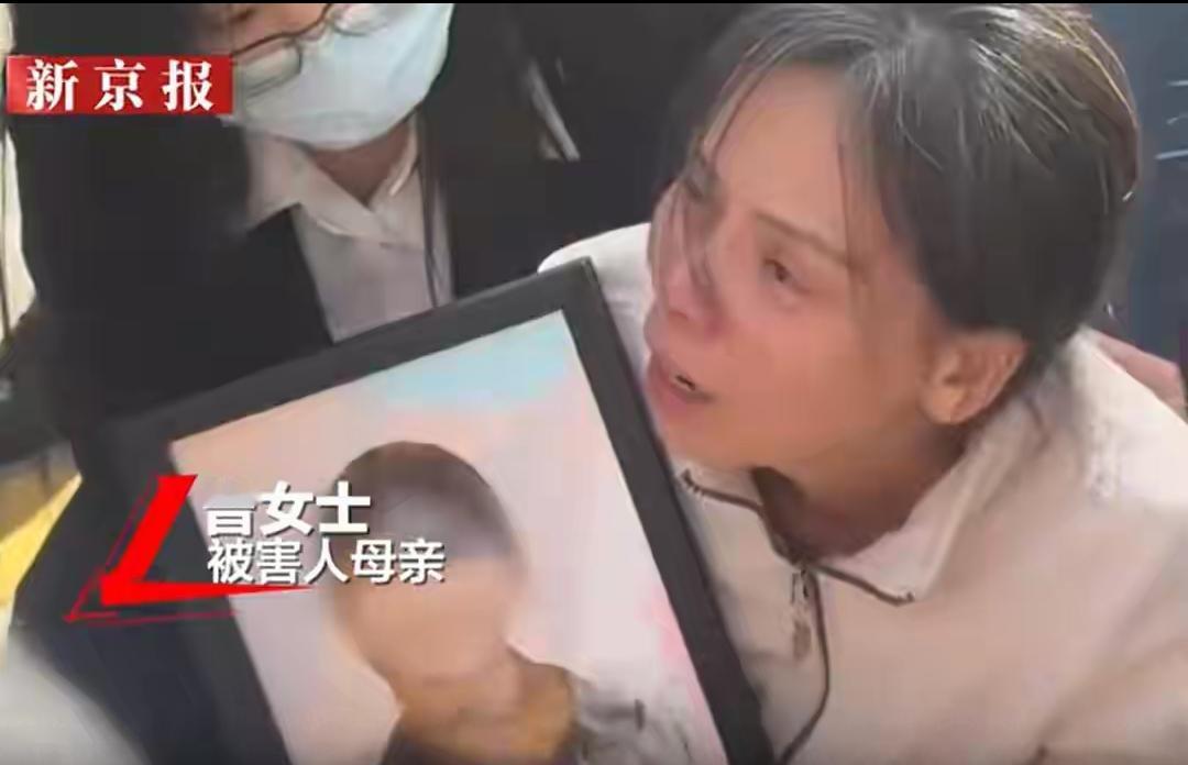 少年弑同窗：无期徒刑不是终点，教育反思才刚启程法庭上的三声重磕，磕不尽一位