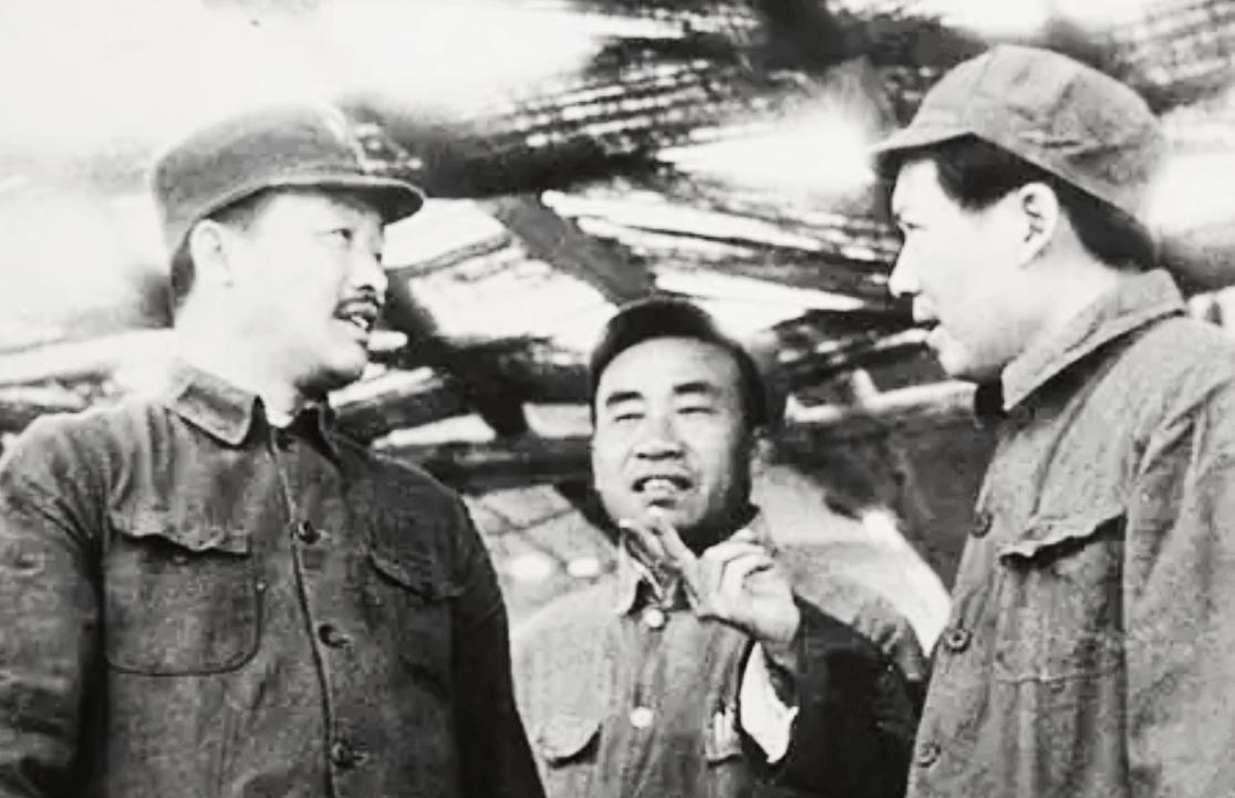 1947年7月23日，小河会议结束后，毛主席突然找到贺龙，神色凝重地说：“有句话