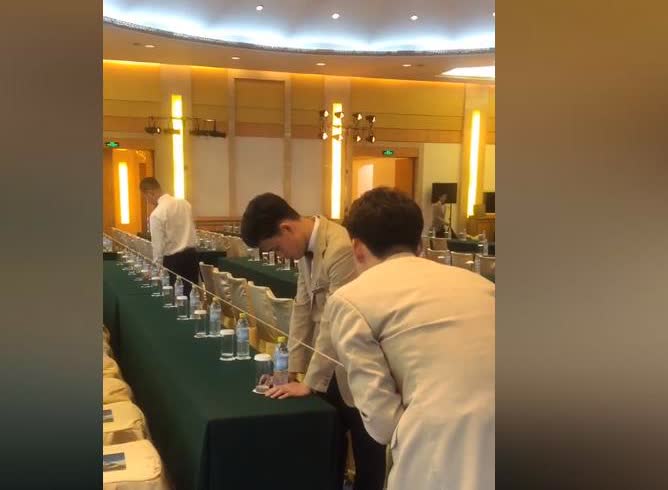 钓鱼台国宾馆的女服务员们，在以前主要是从南方挑选出来的，大多都是来自江南的南京