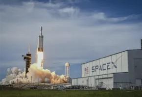 全世界都被马斯克骗了！6月12日，就在SpaceX以1.77万亿美