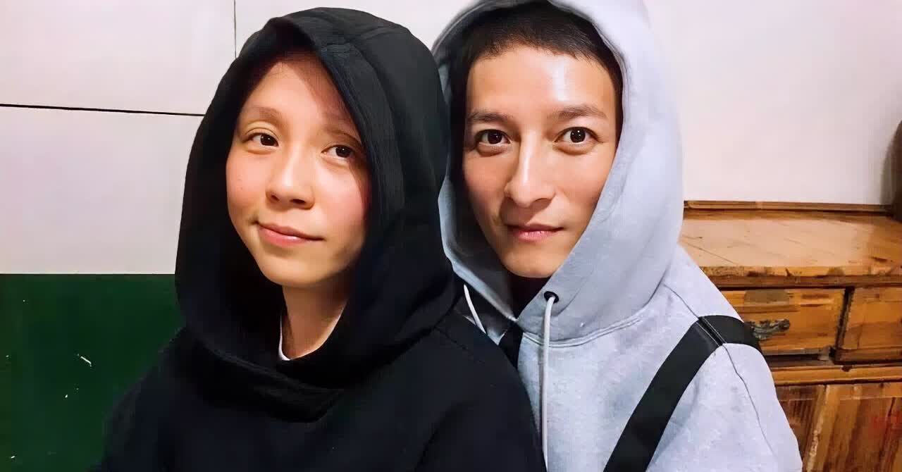 2016年，主持人问李维嘉妈妈：“您最大的心愿是什么？”李维嘉妈妈心直口快：“龙