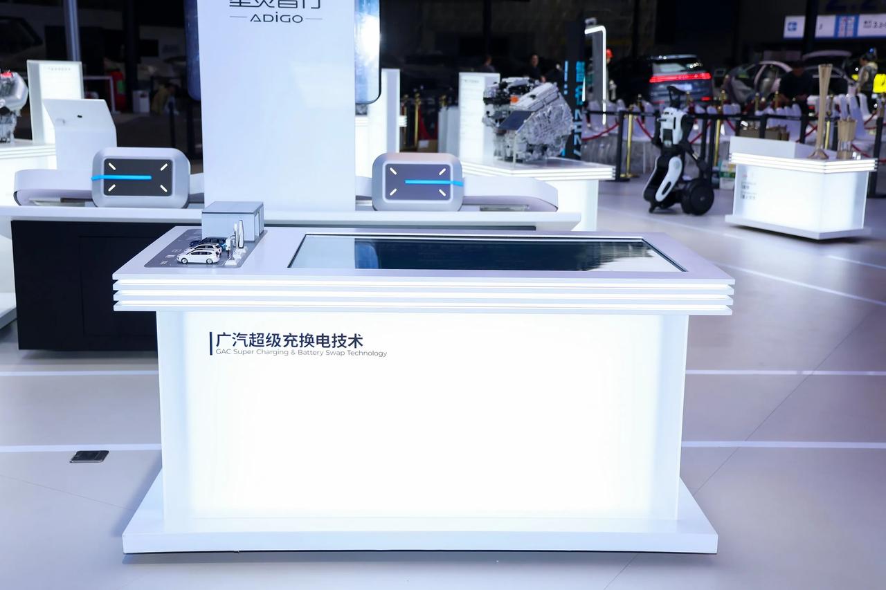 国产新能源领域再度迎来重大技术突破，这次聚焦的正是固态电池技术！在11月21