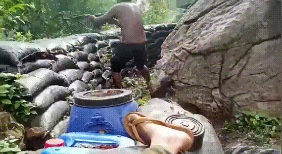 你相信，这样的柬埔寨士兵能打的赢泰国军队？泰国和柬埔寨的交火，泰国方面出动了F