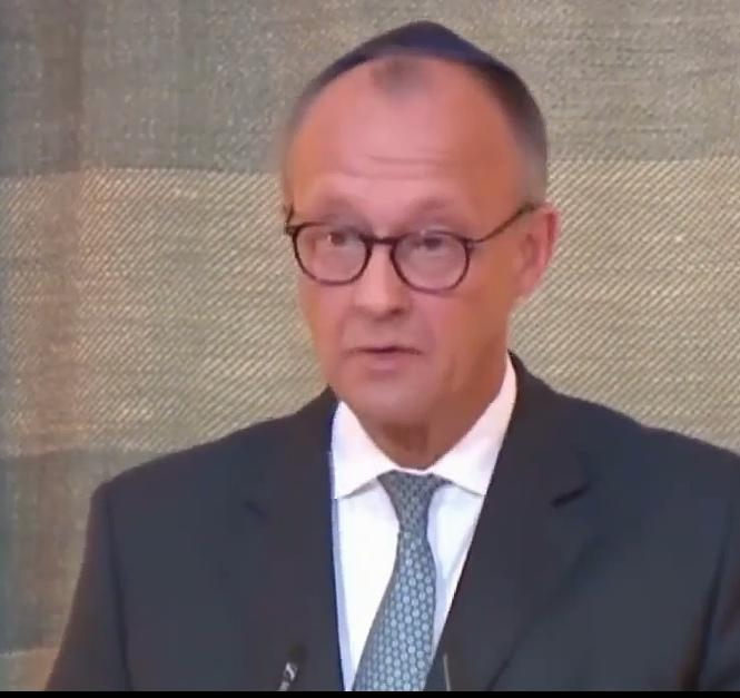 创作训练营开营啦德国总理默茨这顶帽子很有特色！在我的印象里，过去的默克尔总理，对