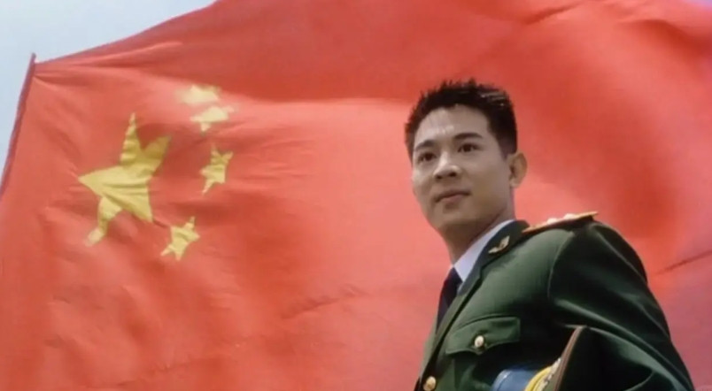 另类评价李连杰电影《中南海保镖》这部戏挺可惜的，它不应该在香港拍，应该在好莱