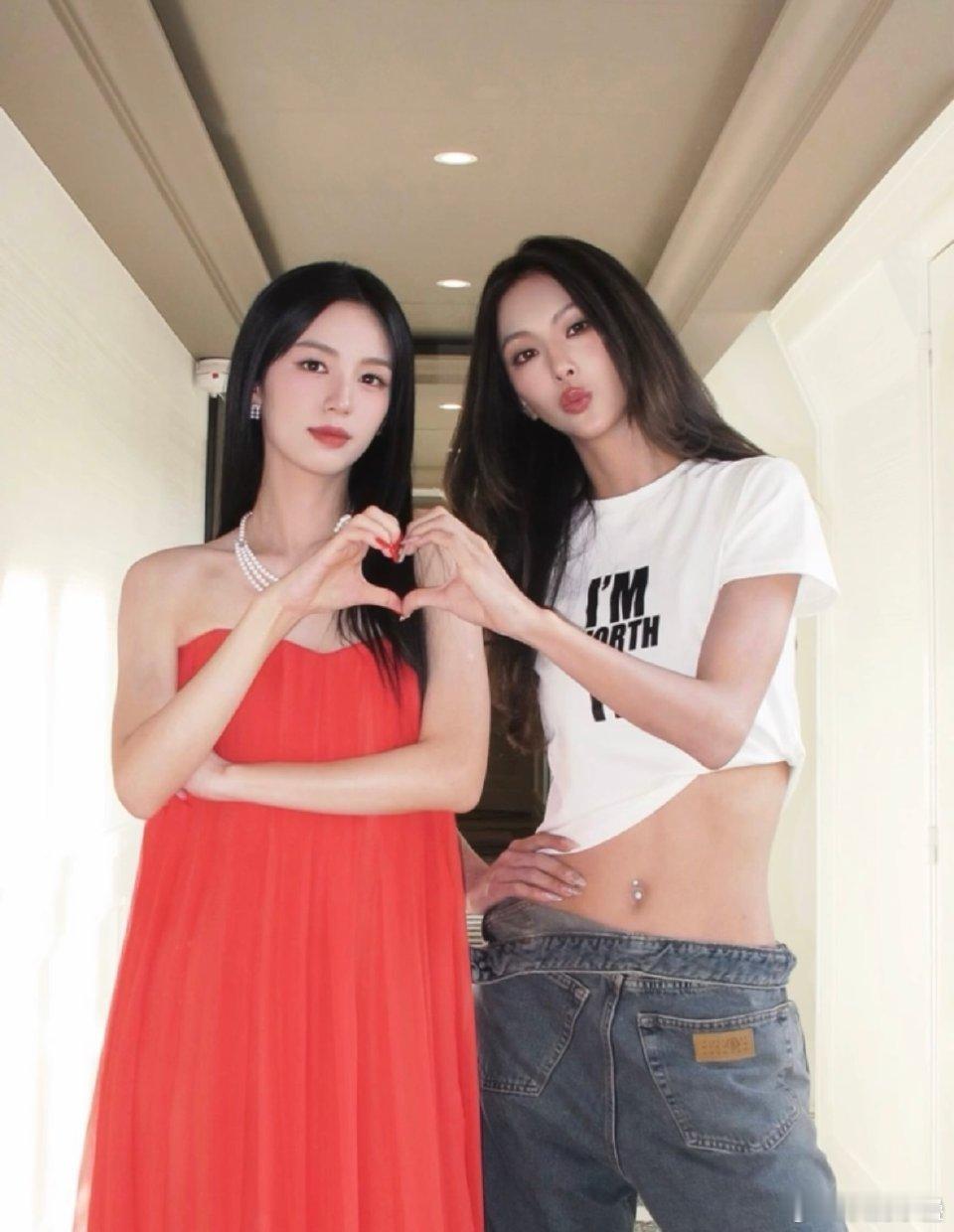 这女的艳压了啊完全[笑着哭]​​​