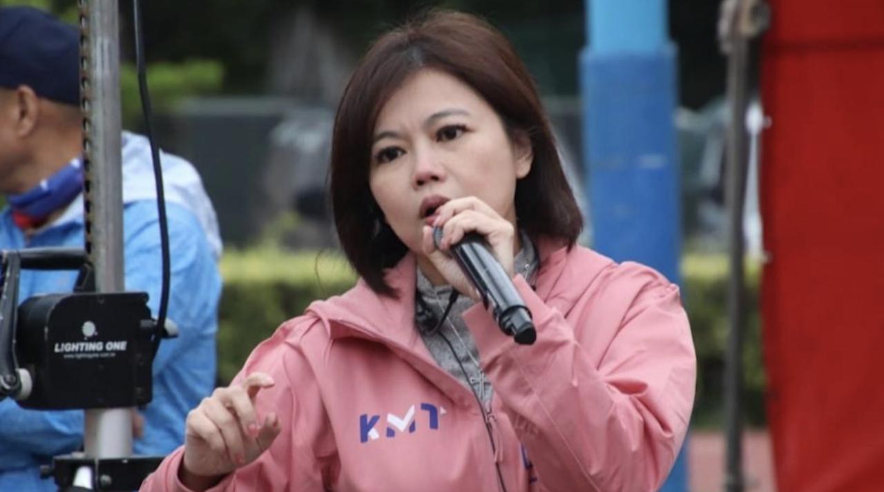 游淑慧向民众党陈智菡开炮了这又是咋回事啊？原来是近日，游淑慧在上绿营政论