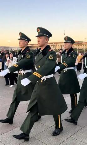 很多人还拿老一辈的经验看待现在当兵，觉得只要体检过关，政审没有问题，早点报名，基