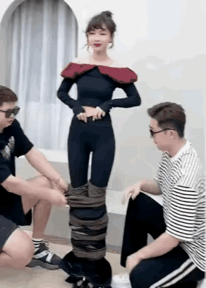 难怪模特展示穿衣那么快，原来如此！