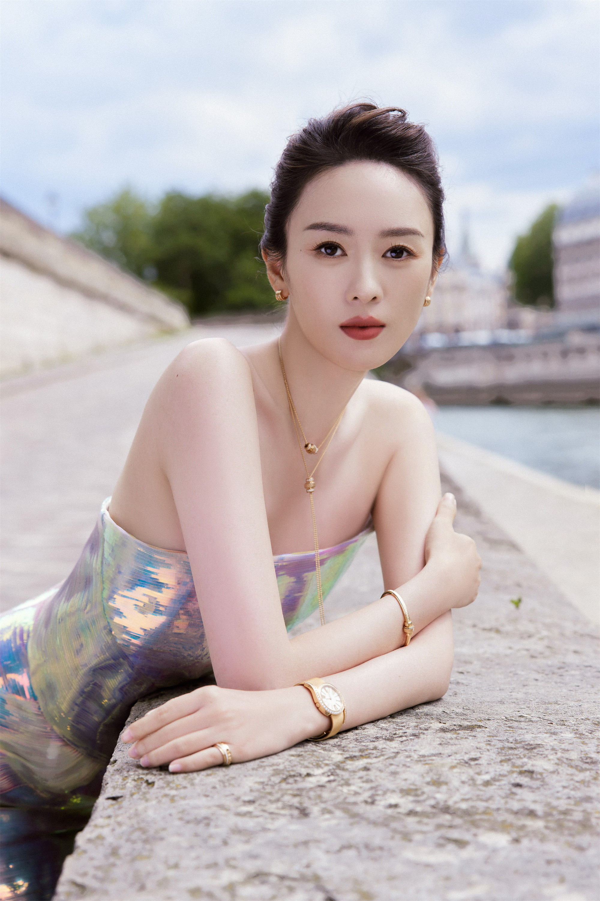 童瑶，幻彩色人鱼姬裙​​​