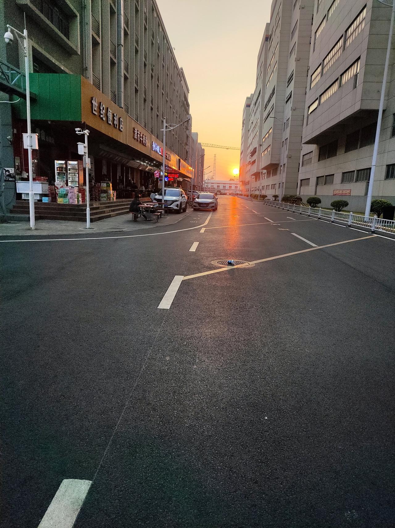 职场破局：这4条扎心真相，看懂了少走5年弯路职场如江湖，有人摸爬滚打多年仍