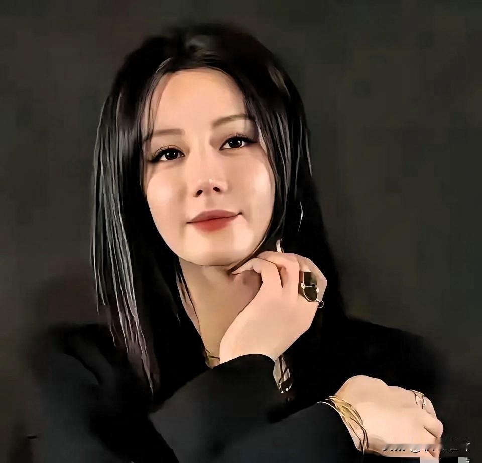 网上都说迪丽热巴医美了，我的健身教练叹了口气说，她这不是整容了，也不是垮脸了，而